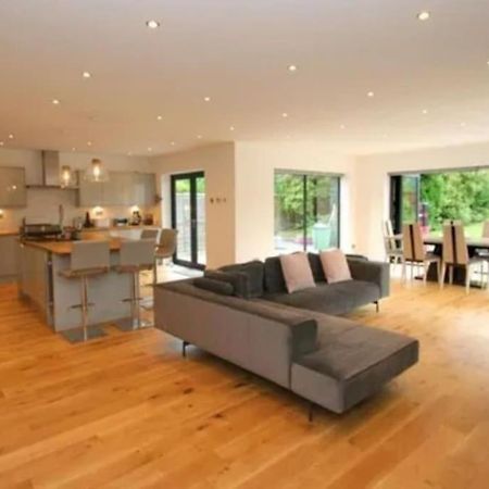 Luxury House In סוליהול מראה חיצוני תמונה
