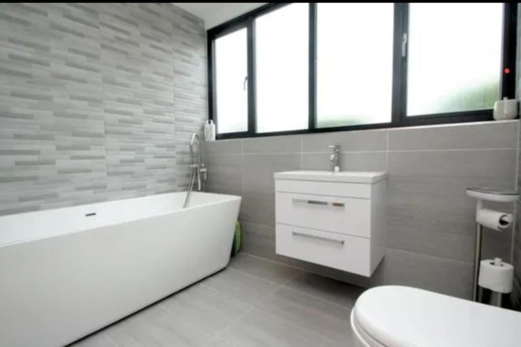 Luxury House In סוליהול מראה חיצוני תמונה